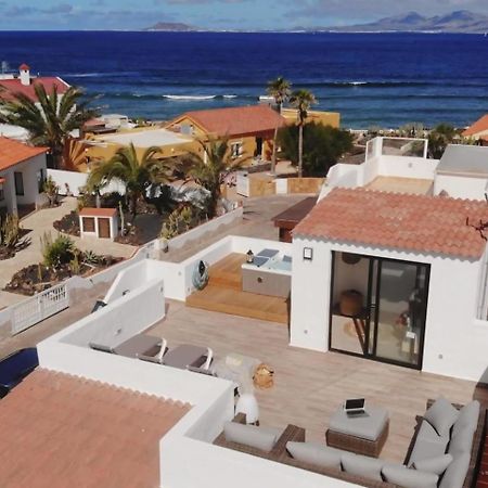 Villa Aloha Jacuzzi Y Vistas Al Mar Corralejo Esterno foto